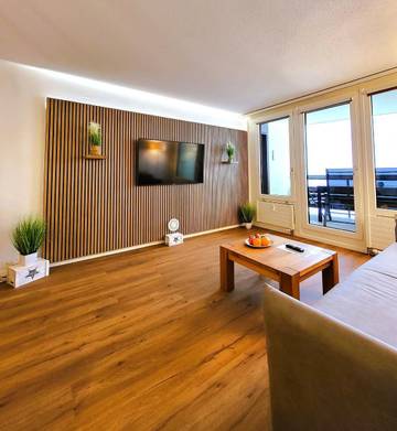 Ferienwohnung für 5 Personen, mit Balkon und Pool sowie Garten und Sauna in Beatenberg