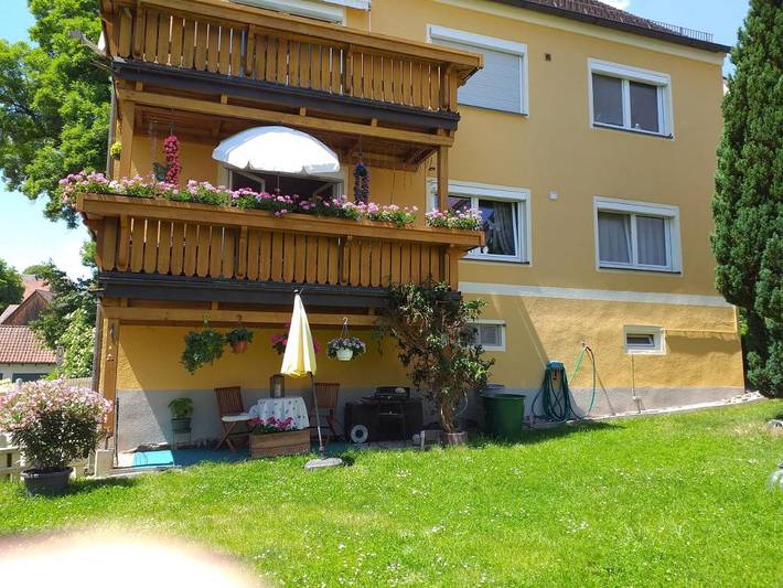 Ferienwohnung für 4 Personen, mit Balkon und Terrasse sowie Garten und Seeblick in Naturpark Oberpfälzer Wald