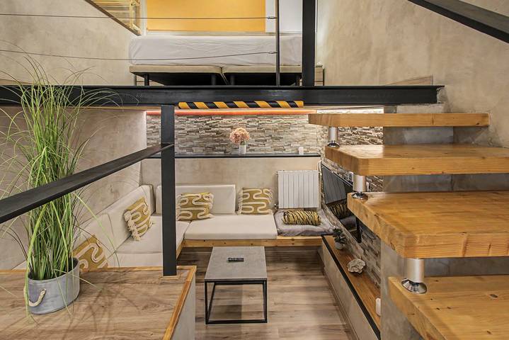 Ganze Wohnung, Apartment „Can Padrosa Mini Loft 1“ mit Gemeinschaftspool, WLAN und Klimaanlage in Riumors, Oberampurien