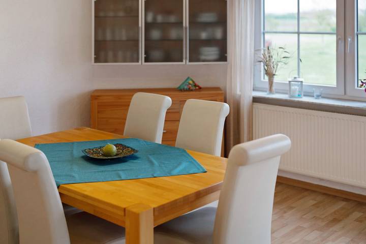 Ganze Wohnung, Apartment 'Sigrid' mit Gemeinschaftsgarten, Balkon und WLAN in Forchheim am Kaiserstuhl, Kaiserstuhl