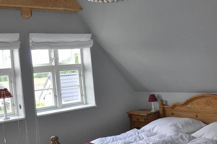 Ferienhaus für 4 Personen, mit Terrasse und Garten sowie Sauna in Glowe - 2