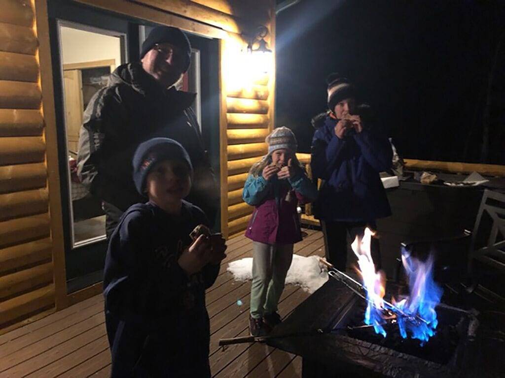 Abgeschiedene Berghütte im Wald in Park County
