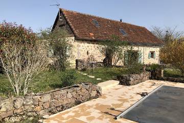Gîte pour 8 personnes, avec terrasse et jardin à Béduer