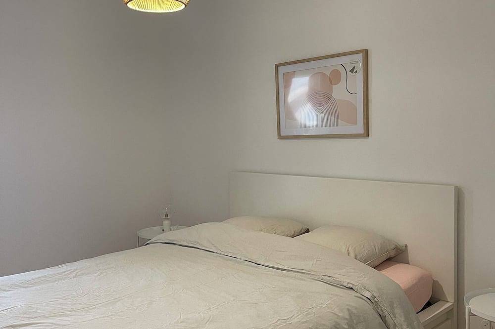 Entire apartment, Logement Moderne Grande Terrasse in Colombes, Hauts-de-Seine