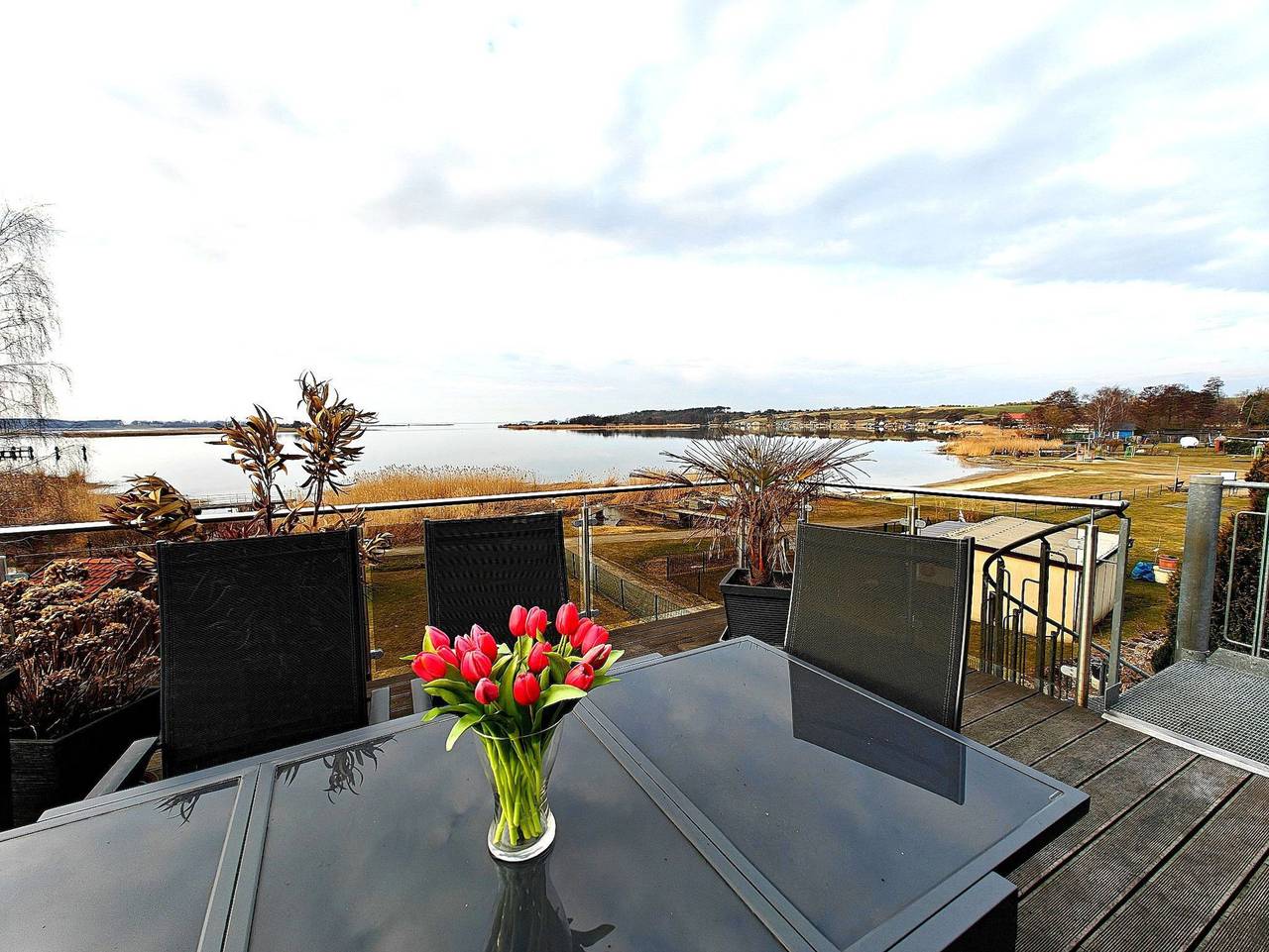 Ganze Ferienwohnung, Ferienhaus Renz - Achterwasserblick in Neppermin - Ferienwohnung 1 in Neppermin, Benz