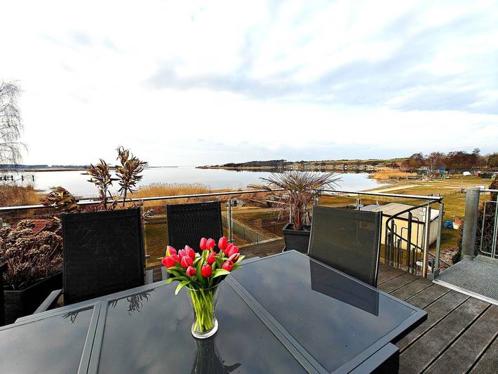 Ferienwohnung für 2 Personen, mit Balkon und Terrasse sowie Seeblick in Benz - 2