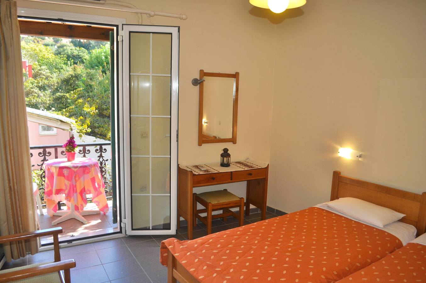 Entire apartment, Holiday Studio Apartments "yannis" on the beach of Agios Gordios in Corfu in Agios Gordios, Corfu