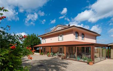 Ferienhaus für 14 Personen, mit Garten in Marche