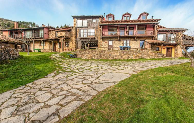 Casa de vacaciones para 2 personas, con jardín además de piscina y jacuzzi en Cantabria - 2