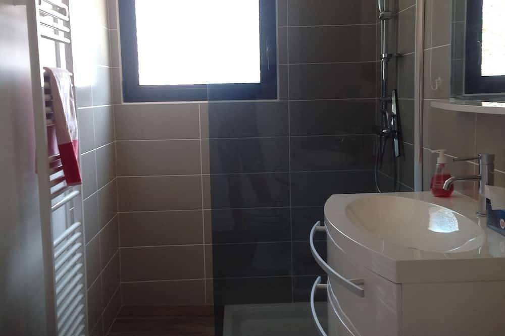 Duplex de 40 m2 cerca de un río in Saint-Alban-Auriolles, Ardèche