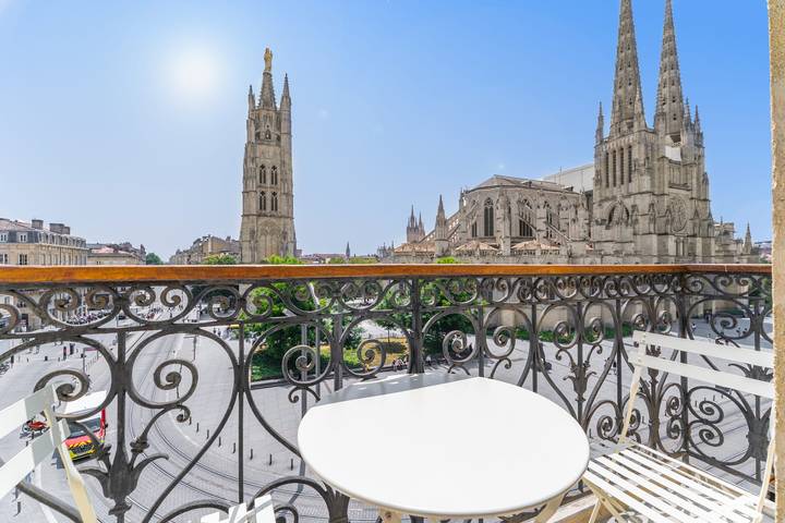 Gîte pour 2 personnes, avec balcon dans Cathedrale Saint Andre De Bordeaux