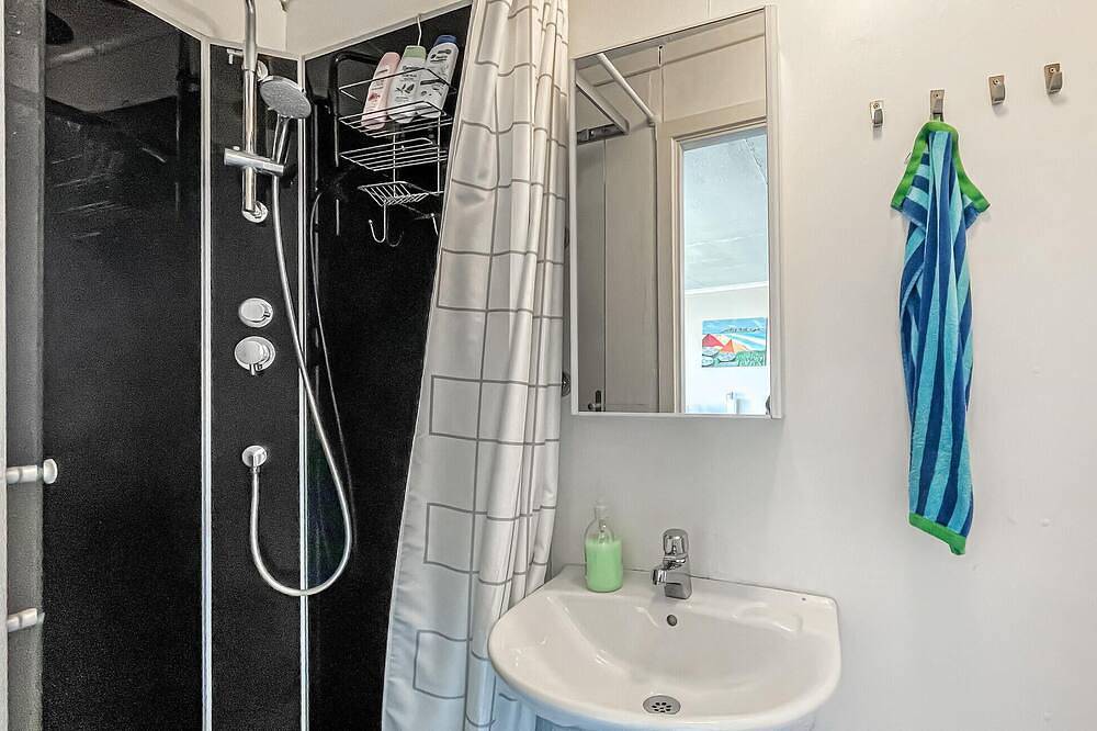 2 bedroom awesome home in Frillesås in Frillesas, Halland