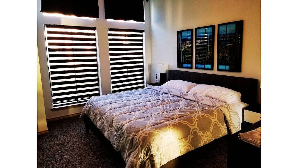 Ganze Wohnung, Upscale luxury 2 bd 1 bth loft condo - 10 mins to Airport! in Irving, Dallas County