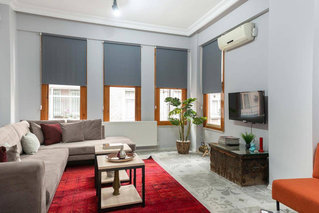 La Villa Gardenia : 4Br Villa with Private Garden in Mecidiye Mahallesi, Istanbul