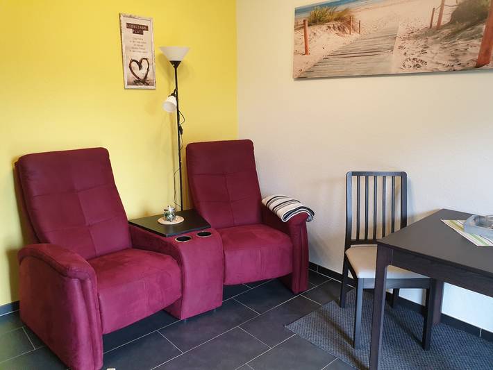 Apartamento inteiro, Apartamento 'Fewo Haus Memmert Nr 3' com terraço partilhado, jardim e Wi-Fi in Westeraccumersiel, Dornum