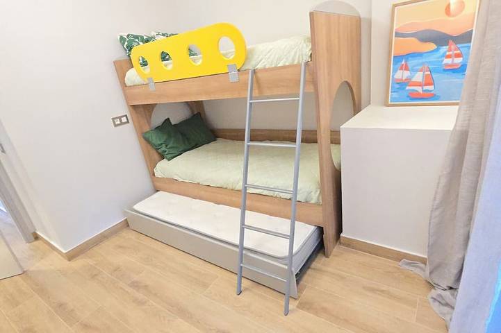 Location de vacances pour 10 personnes, avec jardin et balcon dans Anavissos - 2