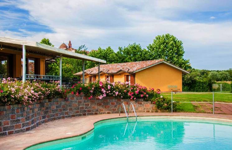 Hotel per 4 persone, con panorama e giardino nonché piscina, con animali domestici - 1