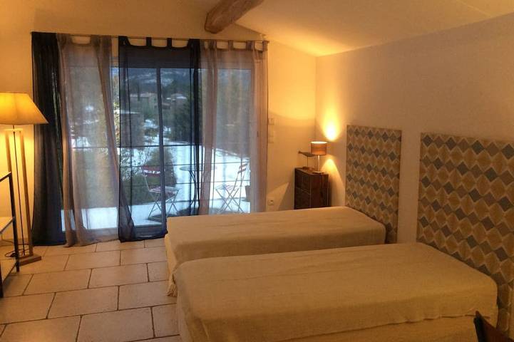 Location de vacances pour 11 personnes, avec jardin et balcon à Gravières - 3