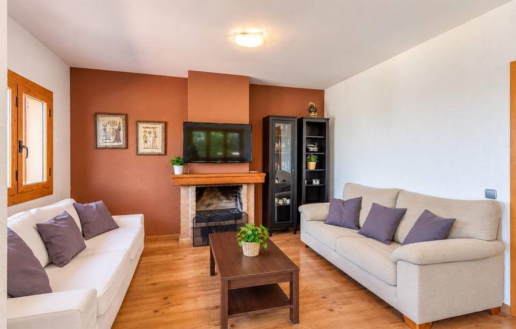 Lloret de Mar Retraite : 90sqm, Parking, Piscine & Terrasse in Maçanet de la Selva, Costa Brava