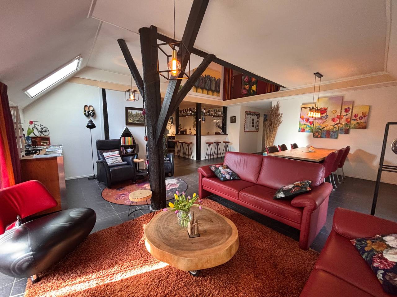 Charmantes 6-Personen-Ferienhaus mit Whirlpool und Sauna, direkt am Wasser in Giethoorn in Giethoorn, Nationalpark Weerribben-Wieden