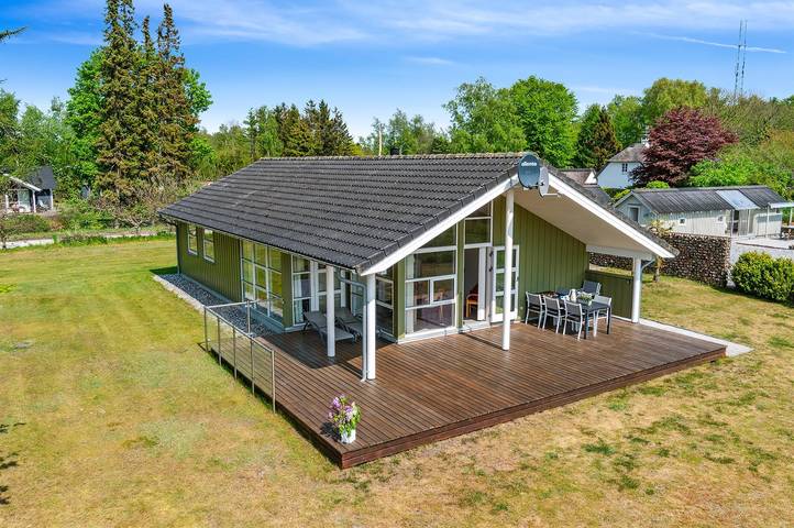 Ferienhaus für 8 Personen, mit Whirlpool und Garten sowie Sauna und Terrasse