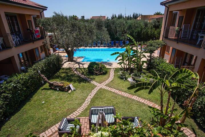 Location de vacances pour 5 personnes, avec vue ainsi que jardin et piscine, animaux acceptés dans Marina di Camerota - 2