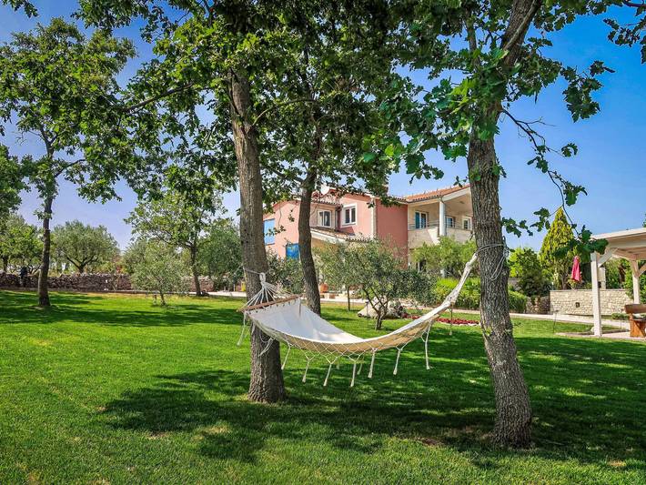 Location de vacances pour 12 personnes, avec terrasse et jardin, animaux acceptés à Vodnjan - 2