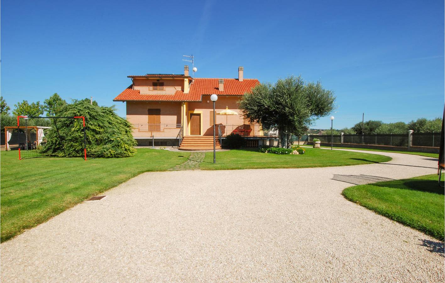 Casa vacanza per 7 persone con piscina in Corridonia, Provincia di Macerata
