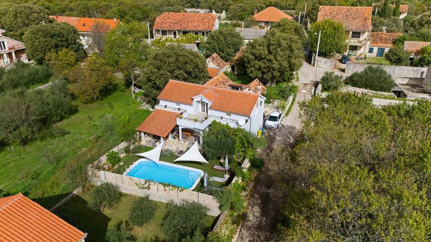 Holiday Home San by Villas Guide in Dalmatinisches Zagora