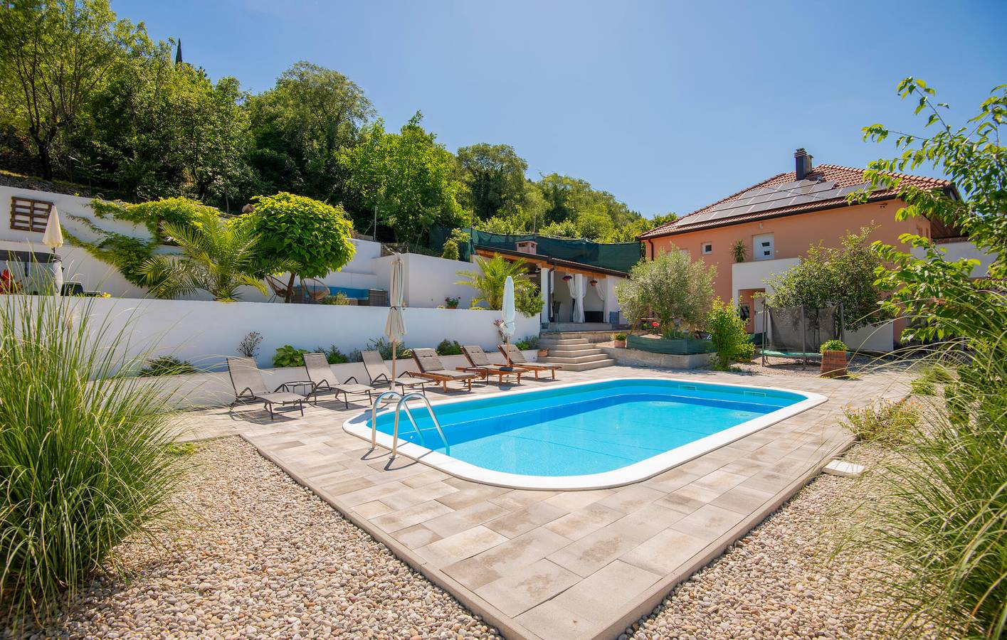 Ganze Ferienwohnung, Gemütlich, 200 m vom Fluss Ričina entfernt: Pool, WLAN, Küche und Terrasse in Imotski, Makarska Riviera