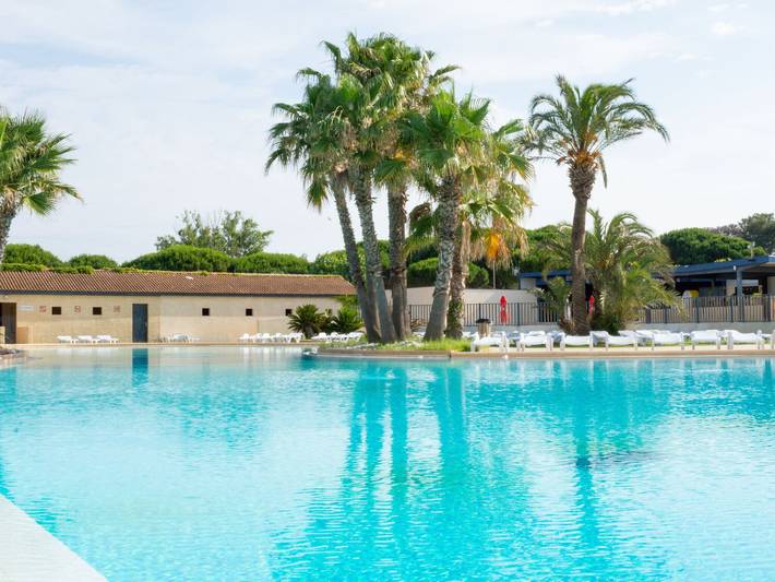 Maison de vacances pour 6 personnes, avec Balcon et Terrasse ainsi que Bassin pour enfant et Piscine dans Portiragnes Plage