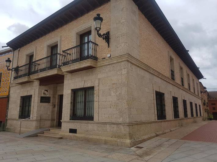 Casa rural con piscina para 16 personas, con Balcón y Terraza además de Piscina y Vistas en Provincia de Palencia