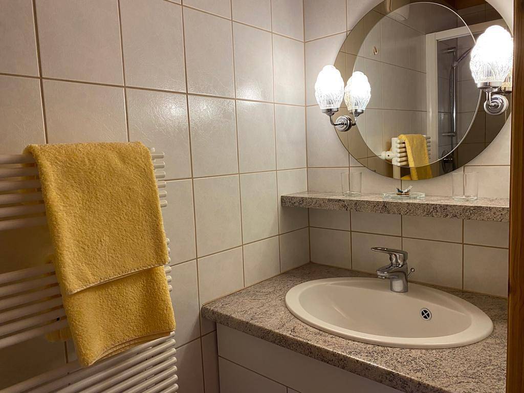 "Kristallkogel" 2 Zimmer mit je 1ner Du/Wc in Virgen, Bezirk Lienz