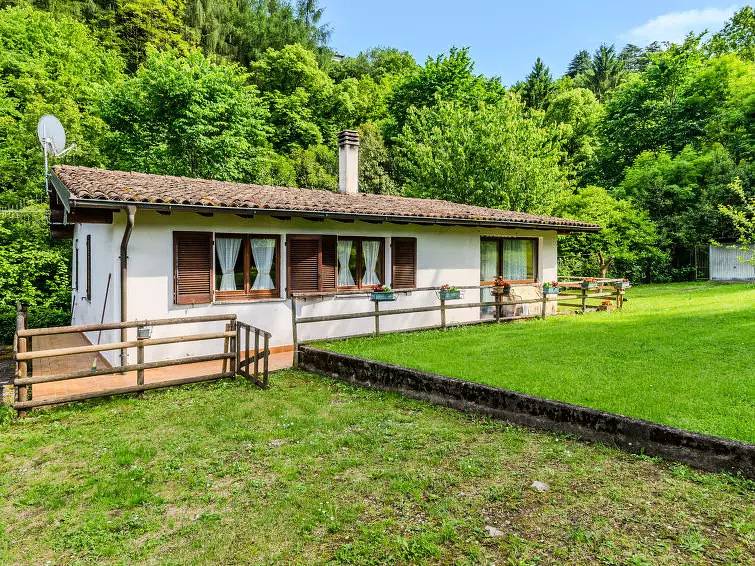 Maison 4 Personnes in Claino con Osteno, Luganersee (Italien)