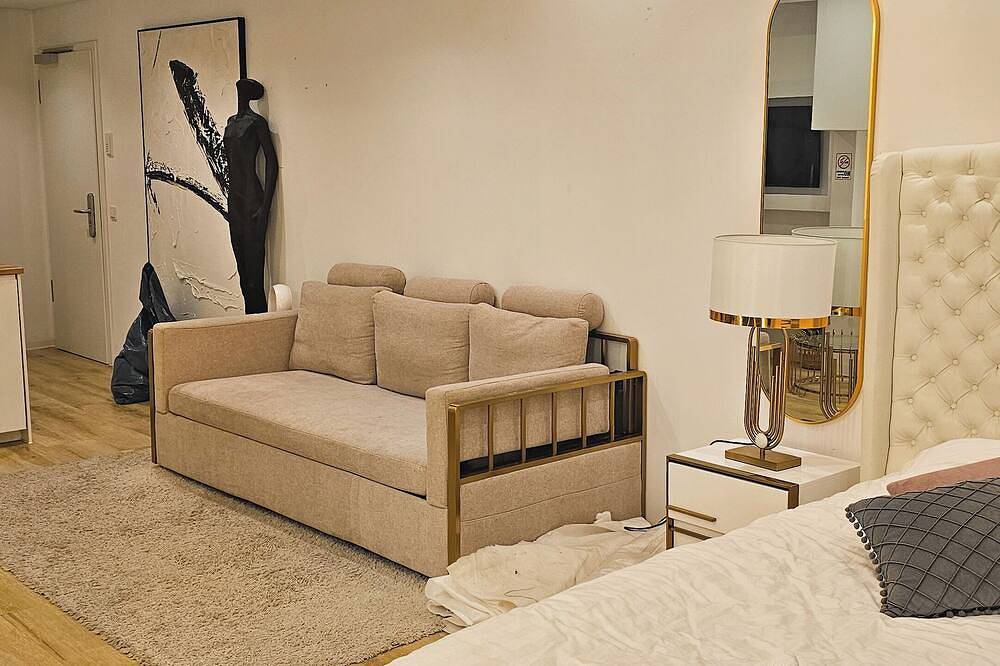 Ganze Wohnung, Neubau central city apartment (Pool,Gym,Sauna extra buchbar) in Sendling München, München