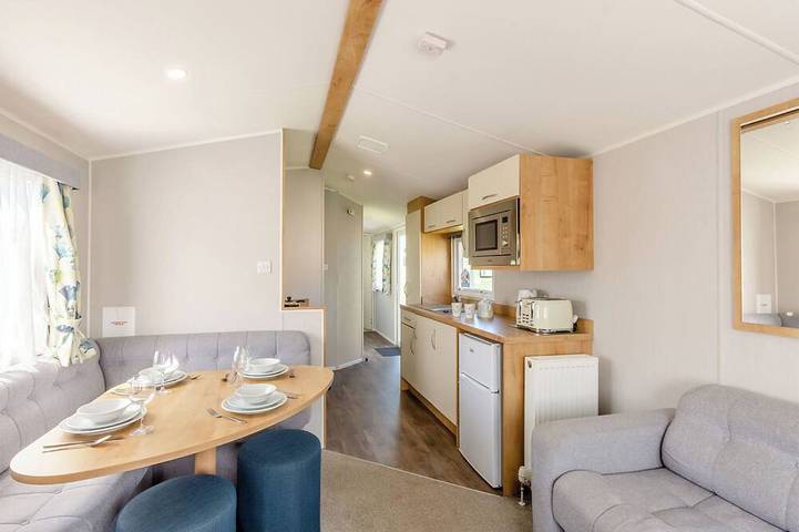 Bronze 3 Bedroom Caravan, Sleeps 8. With parking.P in Carmarthenshire