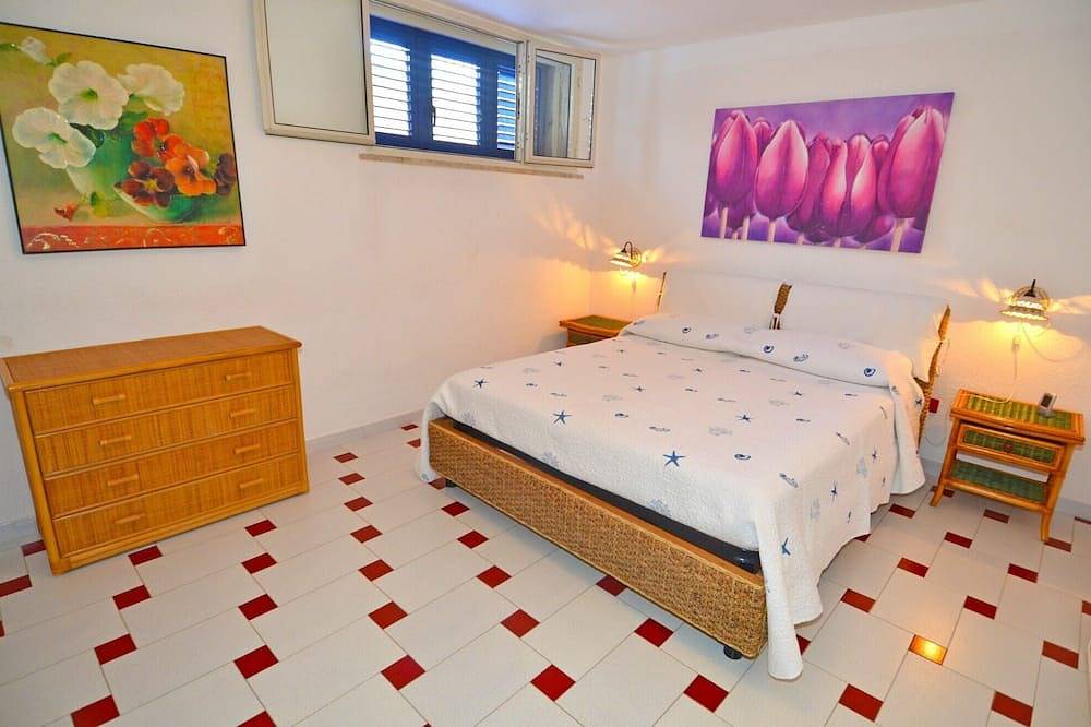 Luxury villa with large terrace and sea view garden in Marina di San Gregorio, Patù