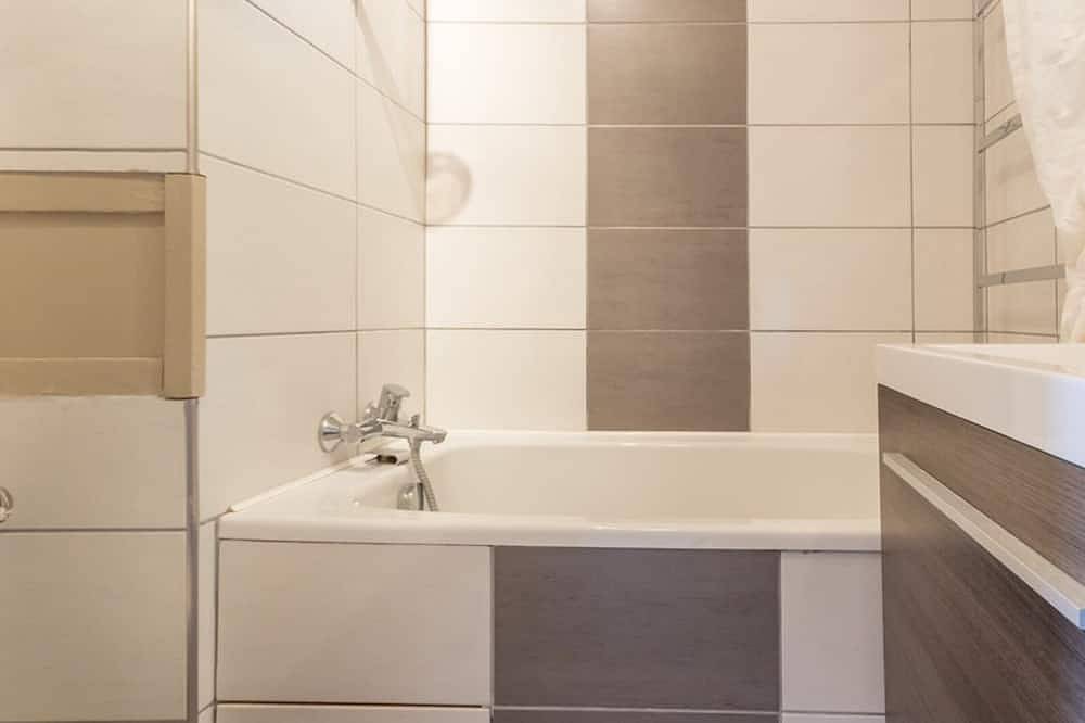 Ganze Wohnung, Renoviertes Studio in Pistennähe mit Balkon und Bergbereich in La Plagne, Bellentre