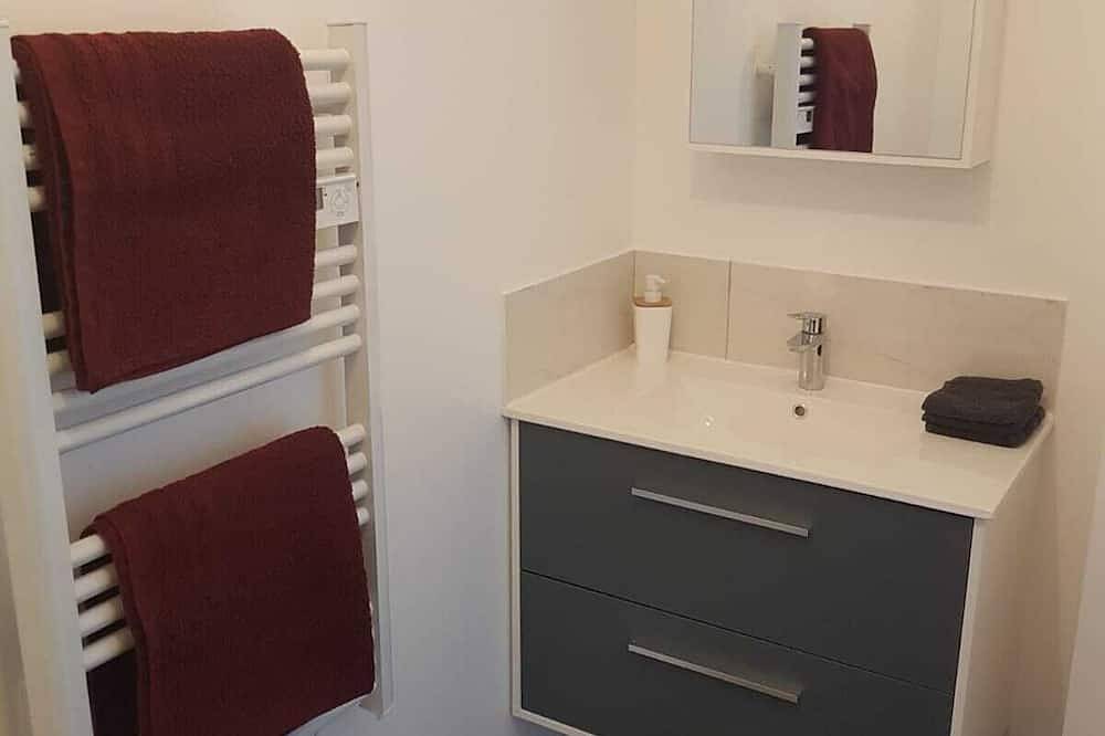 Entire apartment, Appartement T2 Saint Malo, Dinard, Dinan et Dol in Miniac-Morvan, Saint-Malo region