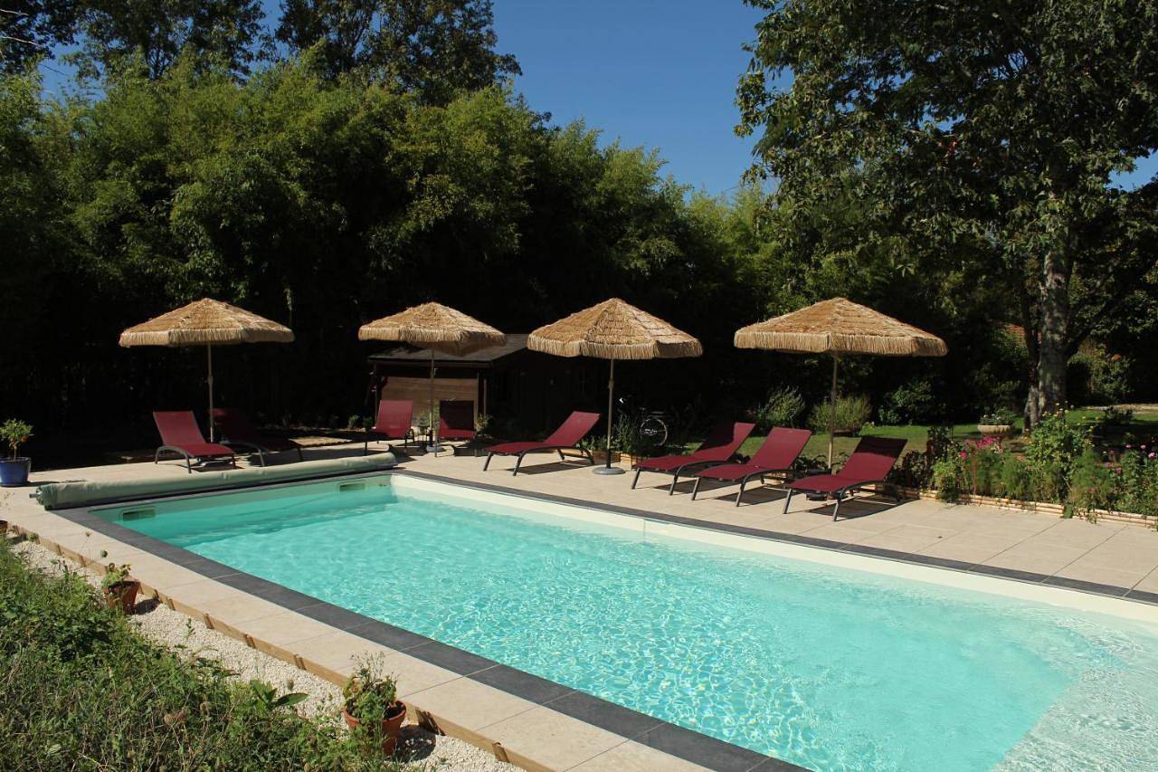 Appartement entier, One-Bedroom Apartment in Saint-Julien-de-Lampon, Quercy