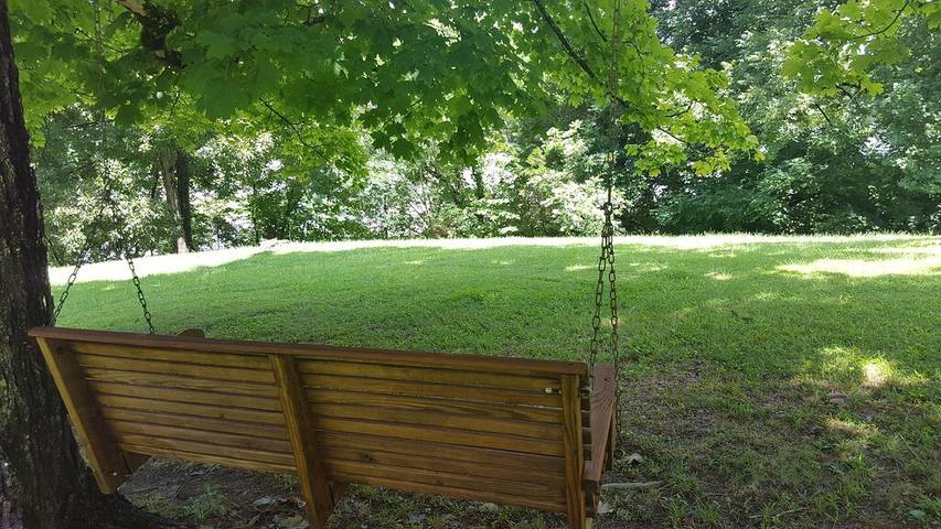 Log cabin for 16 people, with yard and hot tub, with pets in Sevierville