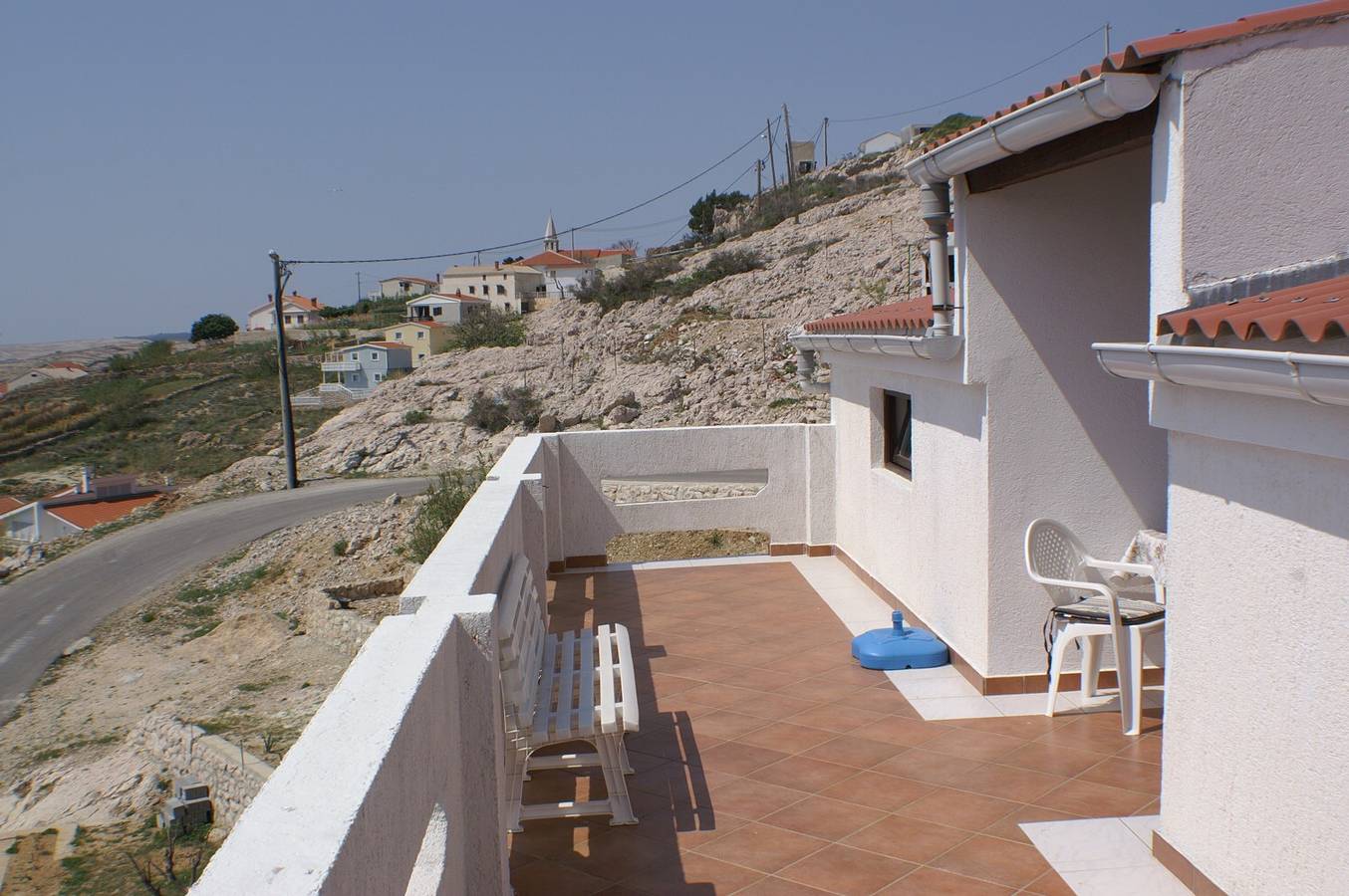 Ganze Wohnung, 2-Zimmer-Ferienwohnung am Strand Zubovici, Pag -b in Zubovići, Pag