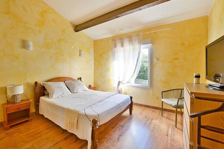 Location de vacances pour 11 personnes, avec jardin à Saint-Martin-de-Crau - 3