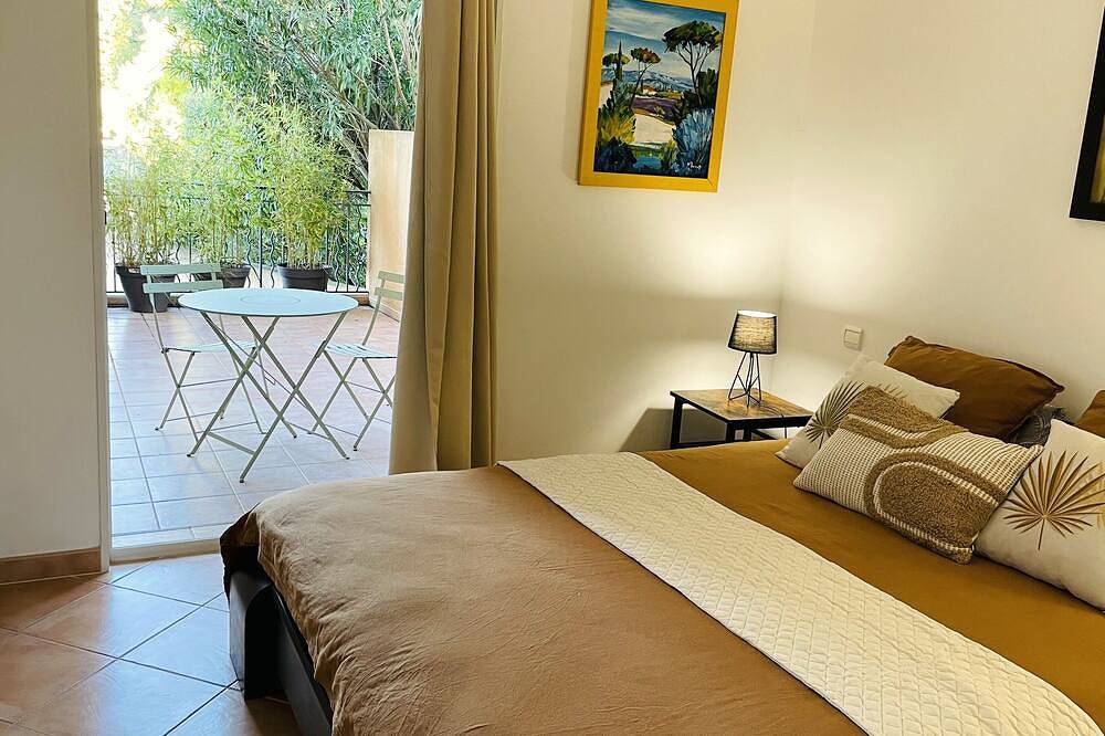 Apartamento entero, Salida a la isla de Porquerolles - 200 m playas Clasificadas 4 * in La Londe-les-Maures, Parque nacional Port-Cros