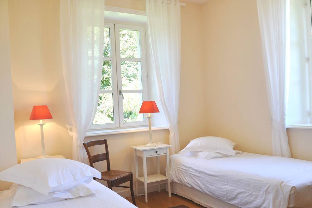 La Scie, charming and elegant holiday home for 10 p., at  the Gates of Provence in Divajeu, Die region