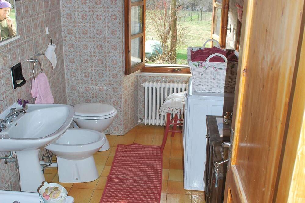 La Scellana natuur en ontspanning: landelijk huis in de buurt van de rivier in Urbe, Provincie Savona