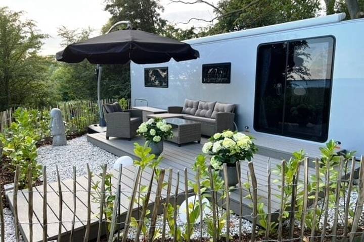 Wohnwagen für 2 Personen, mit Terrasse an der Ostsee