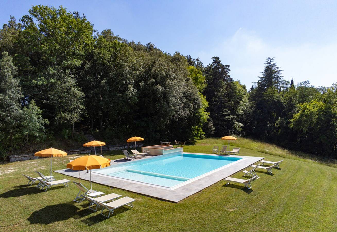 Appartement entier, Appartement 'Ambra' avec piscine partagée, Wi-Fi et climatisation in San Miniato, Province de Pise