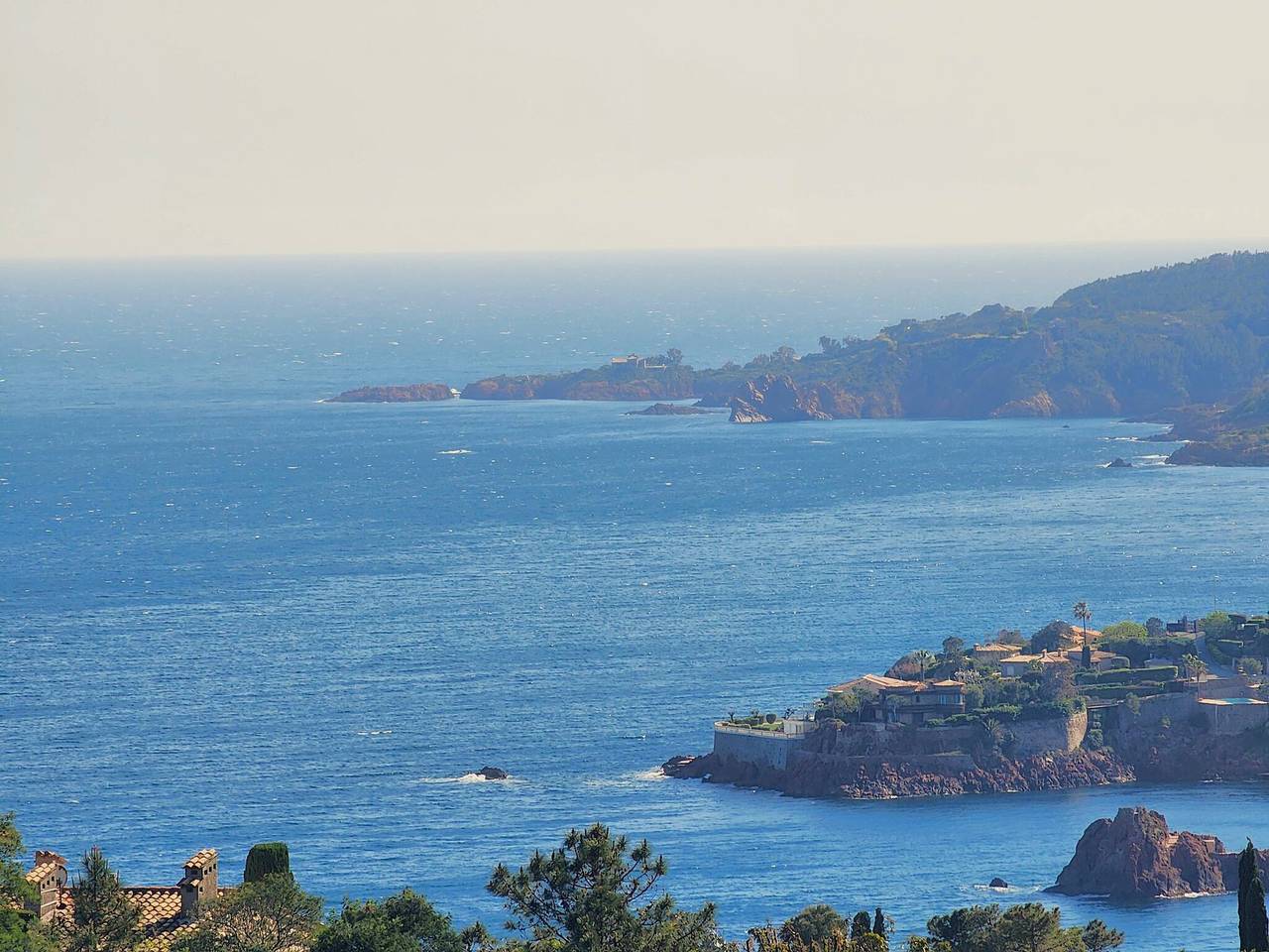 Appartement entier, Magnifique 2p vue mer et piscine in Théoule-sur-Mer, Massif de l'Esterel