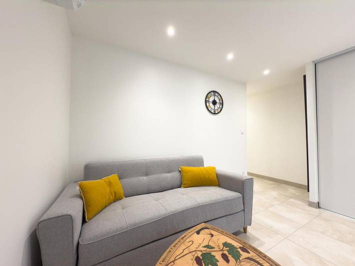 Gîte pour 4 personnes, avec terrasse à Charentay - 3